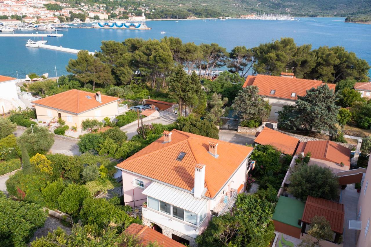Apartments Bura & Jugo, Cres, Without Stress Dış mekan fotoğraf